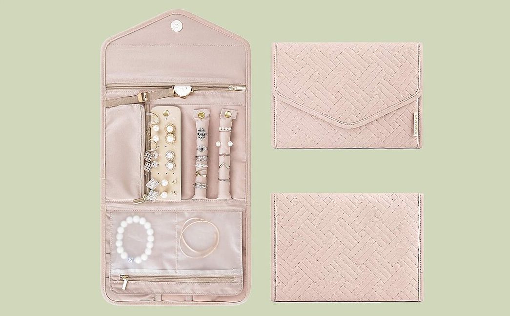 This Jewelry Organizer Will Save Your Life When You Travel